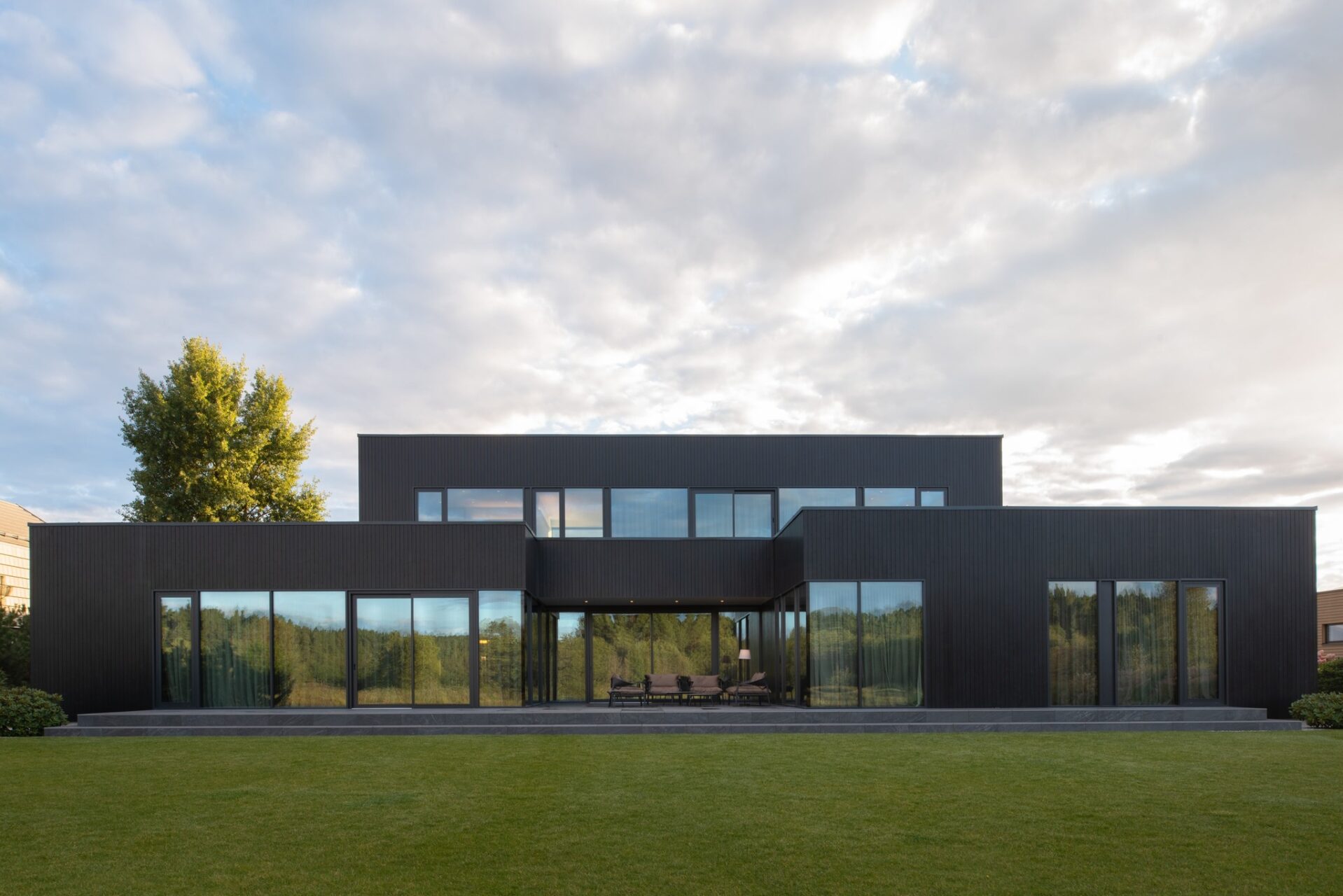 2021 Juodas namas - 3