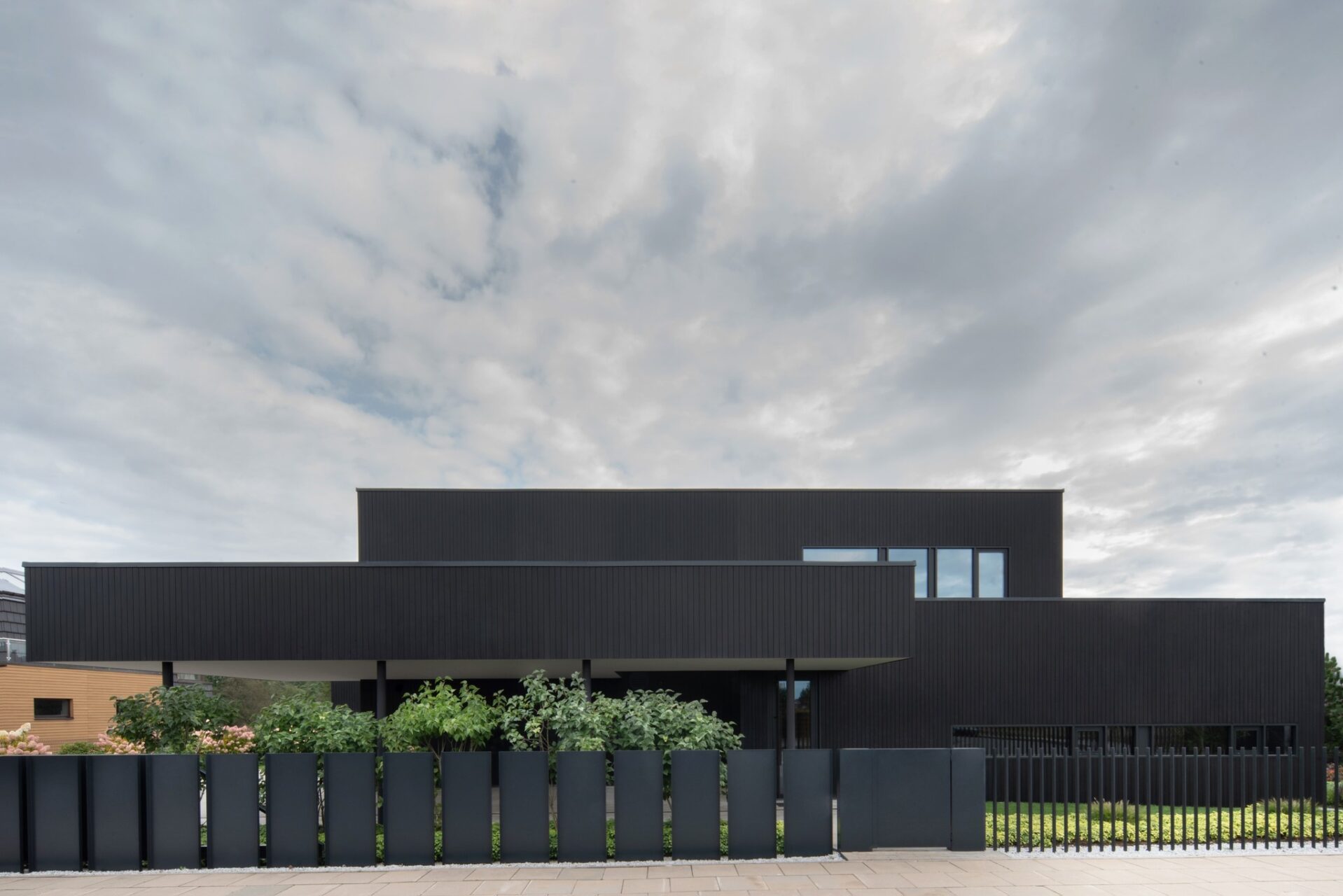 2021 Juodas namas - 1