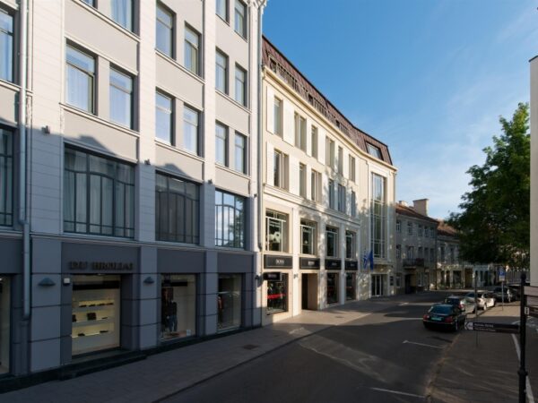 2004 Pastato rekonstrukcija